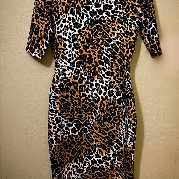 XOXO Brand. Discontinued dress that you can’t find anywhere else. Vintage pinup. - Picture 2 of 4